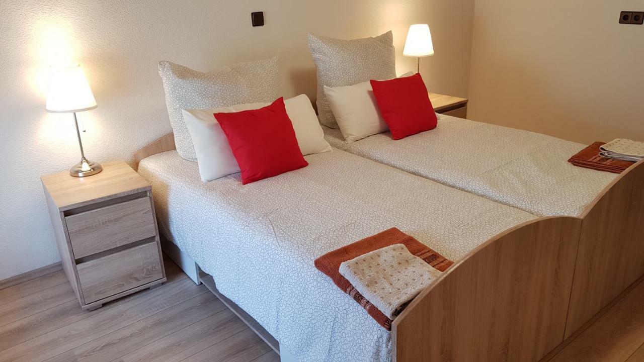 Elena Flat Mohn Duisburg Zentrum Extérieur photo